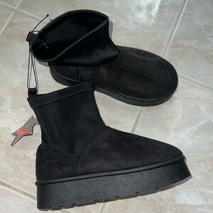 NWT black dipper platform faux suede boots (7)
